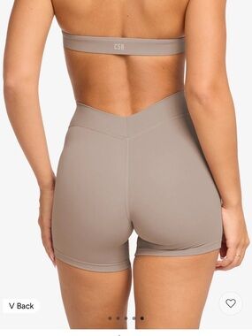 CROP SHOP BOUTIQUE FORM Gia sports bra AND V waist shorts